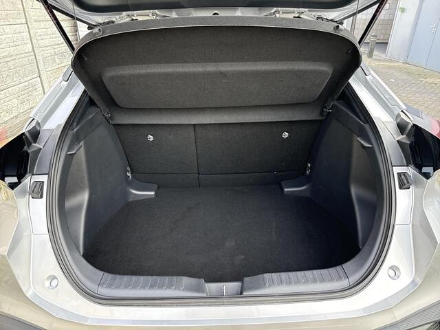 Toyota C-HR 1.8 Hybrid 140 Dynamic | Navigatie | Apple CarPlay/Android auto | Achteruitrijcamera | Stuur en stoelverwarming