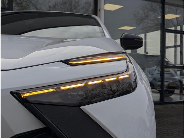 Toyota C-HR 2.0 Plug-in Hybrid 220 Business Plus | Stoel- stuurverwarming | BSM | ACC | PDC rondom | Camera | Prisma led | Keyless