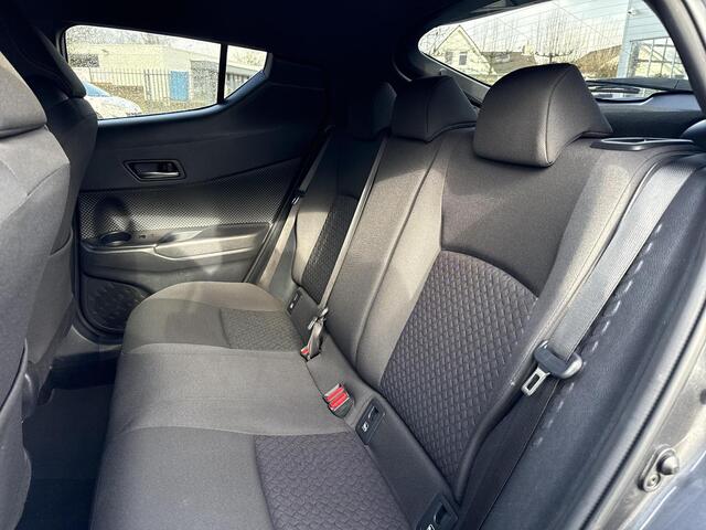 Toyota C-HR 1.8 Hybrid Dynamic | Navigatie | Apple CarPlay/Android auto | Achteruitrijcamera | Stoelverwarming