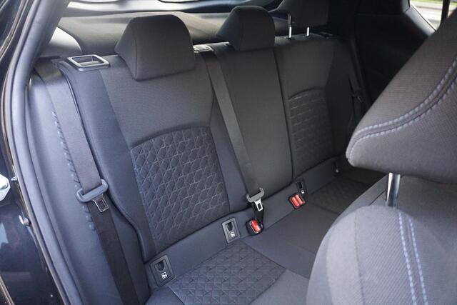 Toyota C-HR 2.0 Hybrid Team D | ACC | Stuurverm