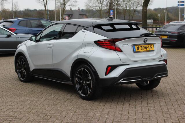 Toyota C-HR 1.8 Hybrid GR-Sport / Camera / JBL / Keyless / Leder&Alcantara / 19'' / CarPlay / Navigatie / Stoelverwarming / Dodehoek / DAB / ACC