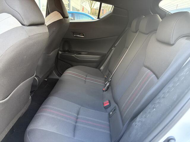 Toyota C-HR 1.8 Hybrid Business GR-Sport NL Auto Parkeersensoren Carplay Keyless
