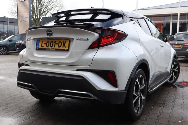 Toyota C-HR 2.0 Hybrid Bi-Tone Apple CarPlay | Treeplanken | Stuur-Stoelverw