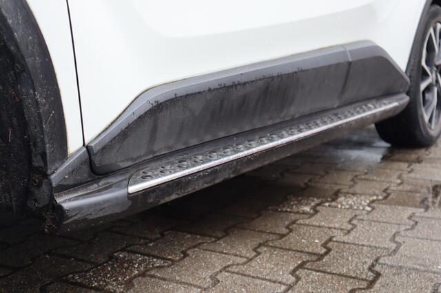 Toyota C-HR 2.0 Hybrid Bi-Tone Apple CarPlay | Treeplanken | Stuur-Stoelverw