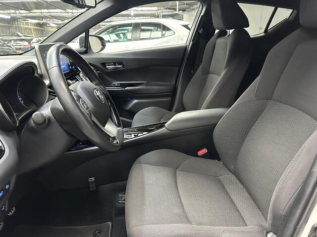 Toyota C-HR 1.8 Hybrid Dynamic | Stoel/stuurwielverwarming | Dode hoek detector | 18'' LM velgen | Dealer onderhouden |