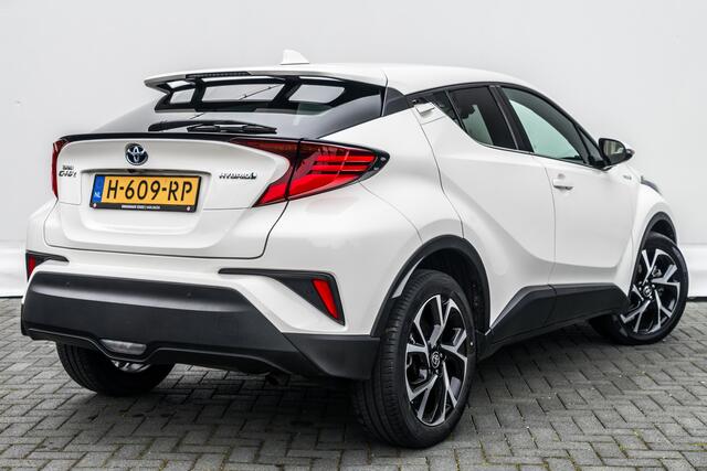 Toyota C-HR 1.8 Hybrid First Edition | Automaat | NED auto | Clima | Pdc | Keyless entry | |DAB Audio | Camera | stoelen verwarmd | Cruise adaptief |18 INCH Lmv |