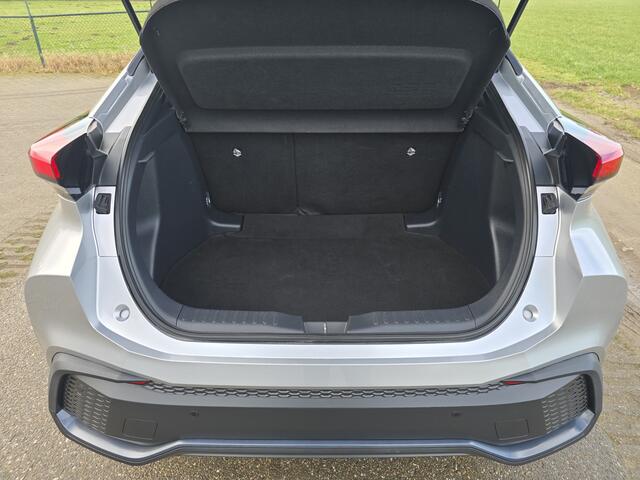 Toyota C-HR 1.8 Hybrid 140 Dynamic - 140 Pk - Euro 6 - (Nw Model) ParkeerCamera - AppleCarplay AndroidAuto