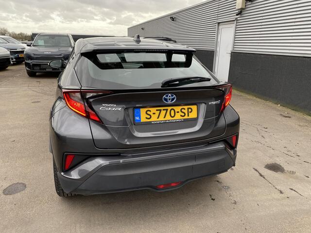 Toyota C-HR 1.8 Hybrid Active Cruise control, airconditioning, achteruitrij camera, nette auto, keyless, navigatie Apple CarPlay/Android Auto