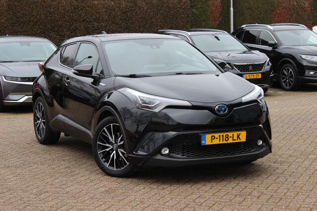 Toyota C-HR 1.8 Hybrid Executive / Trekhaak / Bruin leder / Camera / 18 inch / Led Koplampen / Stoelverwarming