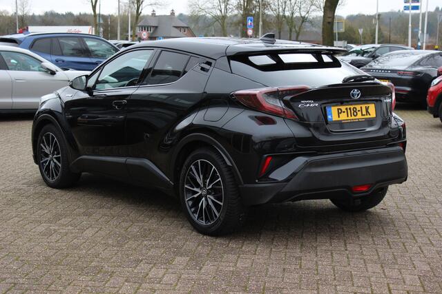 Toyota C-HR 1.8 Hybrid Executive / Trekhaak / Bruin leder / Camera / 18 inch / Led Koplampen / Stoelverwarming