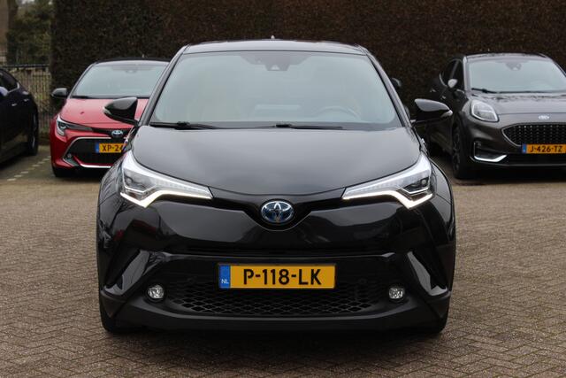 Toyota C-HR 1.8 Hybrid Executive / Trekhaak / Bruin leder / Camera / 18 inch / Led Koplampen / Stoelverwarming