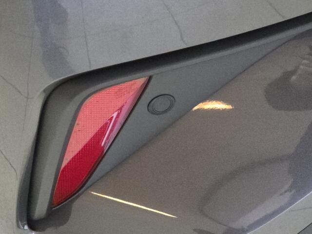 Toyota C-HR 1.8 Hybrid Dynamic/ DEALER ONDERHOUDEN!/ Side-Steps/ 18'' LMV/ Camera/ Keyless/ Lane-Assist./ Adaptive Cruise/ Grootlicht Assist./ LED Koplampen/ Navi/ Clima/ Cruise/ Bluetooth/ Extra getint glas.