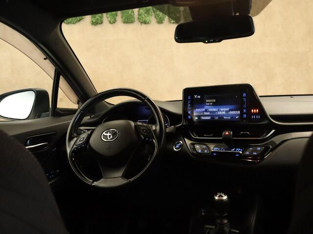 Toyota C-HR 1.2 Dynamic - ORIGINEEL NEDERLANDSE AUTO - AUTOMATISCHE AIRCO - CRUISE CONTROL - KEYLESS ENTRY & START - LICHTMETALEN VELGEN - AFNEEMBARE TREKHAAK (1.300KG GEREMD) - MULTIMEDIAVOORBEREIDING