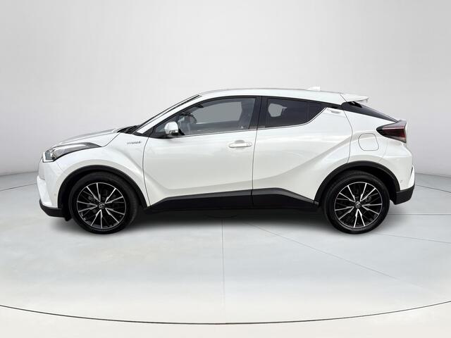Toyota C-HR 1.8 Hybrid Executive Ultimate **DODEHOEK DETECTIE/ STUURVERWARMING/ JBL AUDIO/ PARKEERSENSOREN**