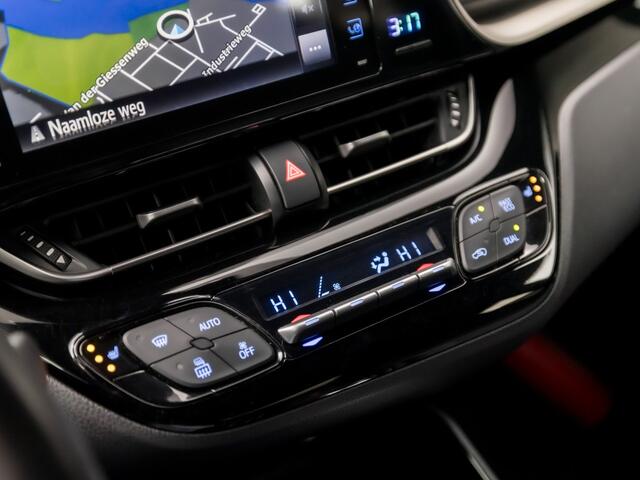 Toyota C-HR 1.8 Hybrid Sport Automaat (NAVIGATIE, CAMERA, STOELVERWARMING, GETINT GLAS, SPORTSTOELEN, XENON, ADAPTIVE CRUISE, ZWART HEMEL, NIEUWSTAAT)