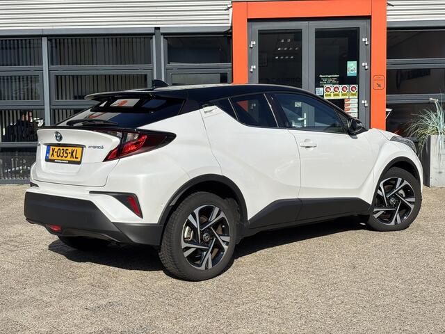 Toyota C-HR 1.8 Hybrid Executive / Bi-tone / Parelmoer / Applecarplay/Android Auto / Allseason Banden /
