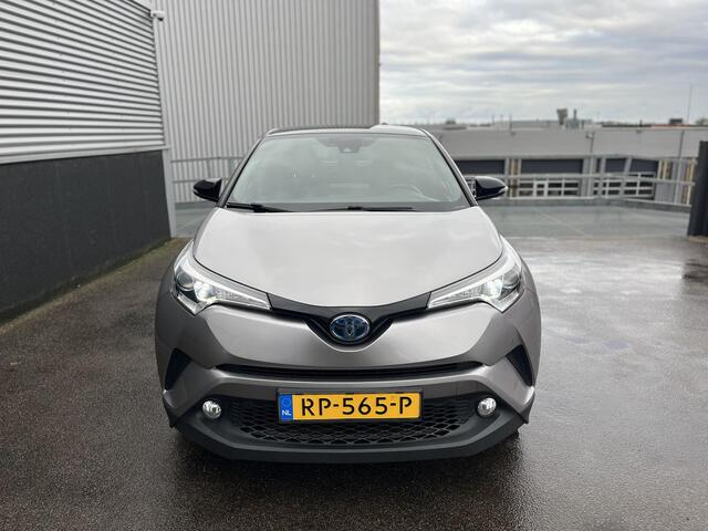Toyota C-HR 1.8 Hybrid First Edition Automaat Zeer mooie in Nederland geleverde C-HR incl: Trekhaak, LM velgen, JBL, Cruise Control, Climate control, Dodehoek detectie, Full Map Navigatie