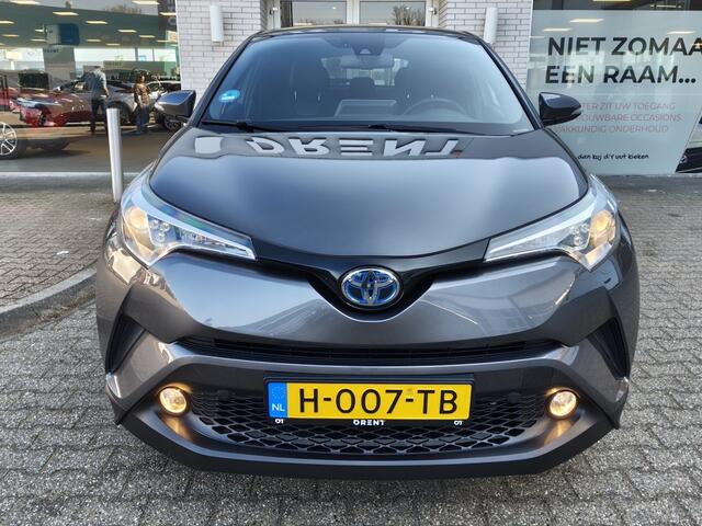 Toyota C-HR 1.8 Hybrid Dynamic Sport | Trekhaak | JBL | Navi | Alcantara/Lee