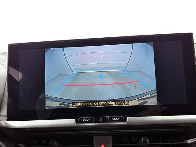 Toyota C-HR 1.8 Hybrid 140 First Edition | Stoel + Stuur + Voorruitverwarming | Blindspot | Groot Scherm | LED |