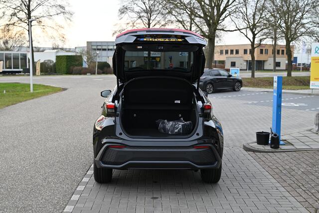 Toyota C-HR 2.0 Plug-in Hybrid 220 Dynamic