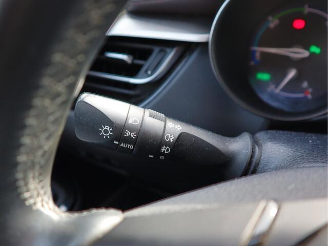 Toyota C-HR 1.8 Hybrid Executive | Leder | JBL | Camera | Stoel+Stuurwiel verwarming | Climate Control |