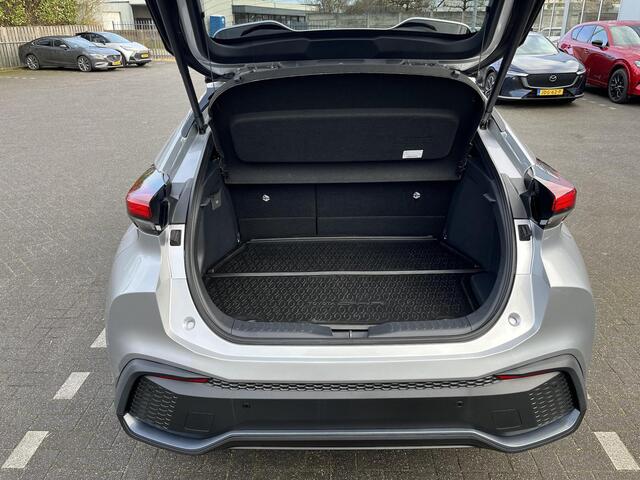 Toyota C-HR 2.0 Plug-in Hybrid 220 First Edition | Navigatie | Apple CarPlay/Android auto | 360 graden camera | Stoel en stuurverwarming