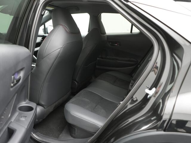 Toyota C-HR 2.0 Plug-in Hybrid 220 PK GR- Black Edition