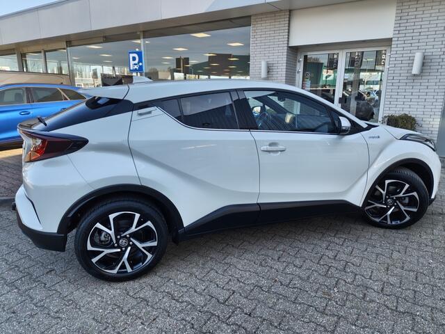 Toyota C-HR 1.8 Hybrid Executive | Trekhaak | Sensoren v/a | Android Auto