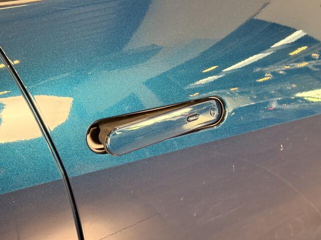 Toyota C-HR 2.0 Plug-in Hybrid 220 Executive