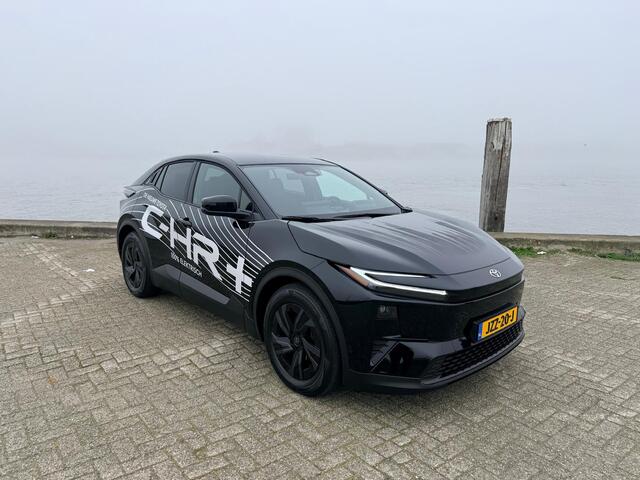 Toyota C-HR First Edition 77 kWh | DEMO & DIRECT LEVERBAAR |