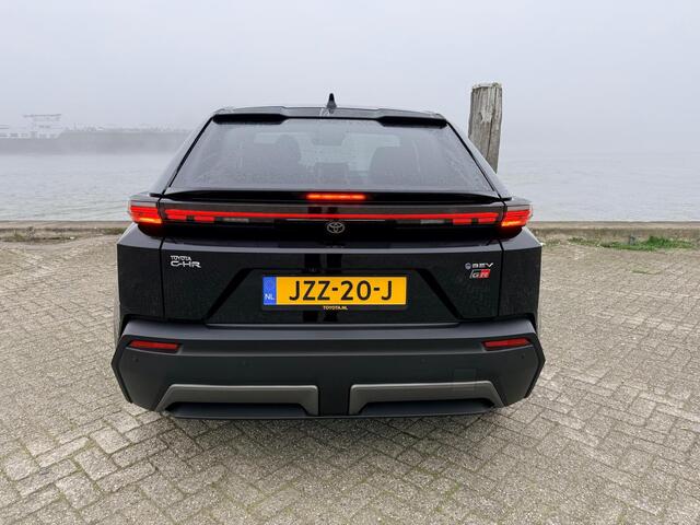 Toyota C-HR First Edition 77 kWh | DEMO & DIRECT LEVERBAAR |
