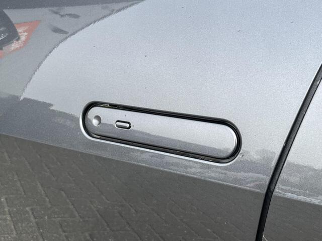 Toyota C-HR 2.0 Plug-in Hybrid 220 Dynamic