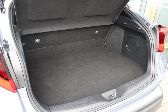 Toyota C-HR 2.0 Hybrid Style | JBL Audio | BLIS | Stoelverarming | Camera | Navigatie | Cruise Control |