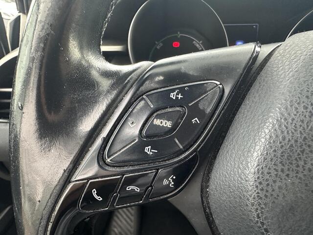 Toyota C-HR 1.8 Hybrid Style Ultimate lichtmetalen velgen 18" , Parkeersensoren voor - achter , Parkeerhulp ,navigatiesysteem full map , Stoelverwarming