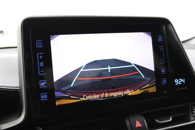 Toyota C-HR 1.8 Hybrid Bi-Tone | Stoelverwarming | Trekhaak | Navigatie | Keyless | Parkeersensoren |