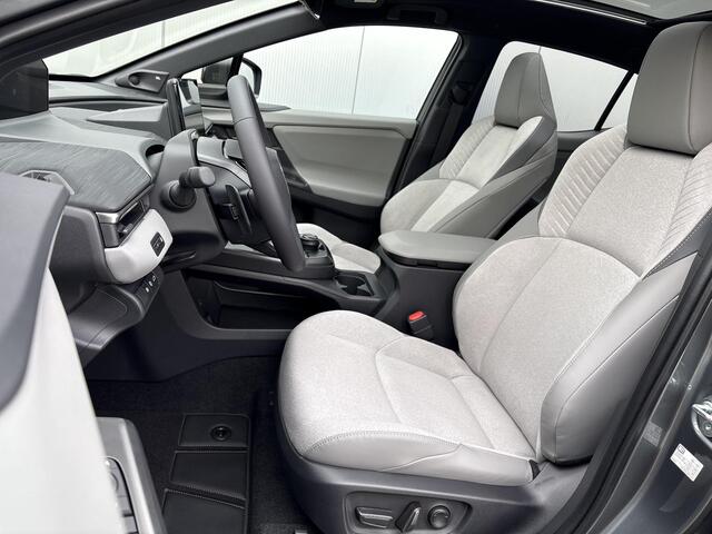 Toyota C-HR Executive AWD 77 kWh **MINERAL METALIC/ NIEUWE AUTO/ DIRECT LEVERBAAR**