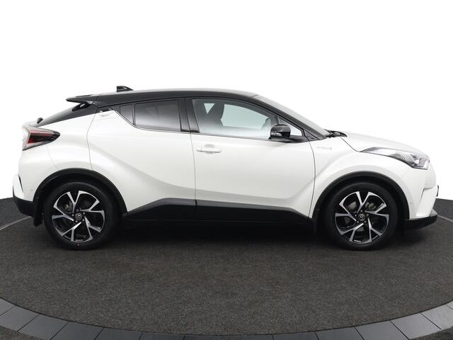 Toyota C-HR 1.8 Hybrid Style Ultimate | Afneembare Trekhaak | Stoel en Stuurverwarming | JBL | Navigatie | Parkeersensoren Rondom |