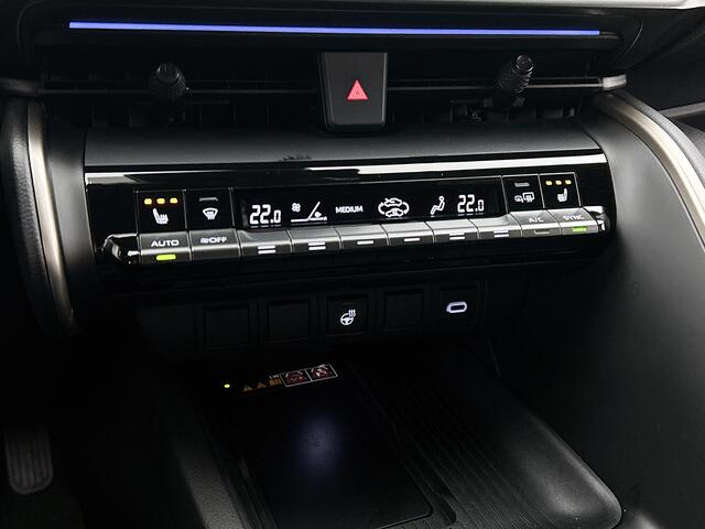 Toyota C-HR 2.0 Plug-in Hybrid 220 Executive | BTW Voertuig | Stoel en stuurwielverwarming | Onderweg-naar-dealer