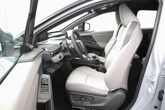 Toyota C-HR Executive AWD 77 kWh | 1500 KG Trekvermogen | Nieuwe Auto Uit Voorraad Leverbaar |