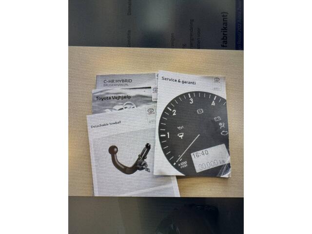 Toyota C-HR 1.8 Hybrid Bi-Tone Premium | Camera | Cruise | Trekh.Afn.| % Bovag Occasion partner %