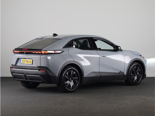 Toyota C-HR First Edition 77 kWh *DEMO* | Stuur-Stoelverwarming | PDC | Apple Carplay/Android Auto |