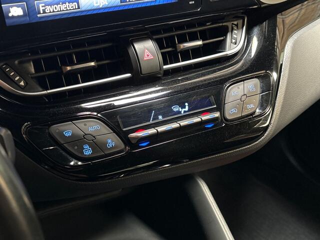 Toyota C-HR 1.8 Hybrid Sport Automaat (NAVIGATIE, CLIMATE, CAMERA, GETINT GLAS, SPORTSTOELEN, GETINT GLAS, CRUISE, ADAPTIVE CRUISE, ZWART HEMEL, NIEUWE APK, NIEUWSTAAT)