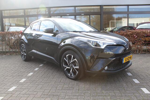 Toyota C-HR 1.8 Hybrid Dynamic | Rijklaar | Trekhaak | NL-auto | Dealer onderh. | Navi | Camera | Stoelverwarming | Keyless