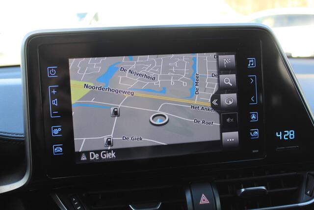 Toyota C-HR 1.8 Hybrid Dynamic | Rijklaar | Trekhaak | NL-auto | Dealer onderh. | Navi | Camera | Stoelverwarming | Keyless