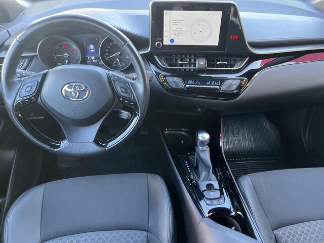 Toyota C-HR 1.8 Hybrid Executive | Stoel- + stuurverwarming | Carplay | Parkeersensoren | Dode hoek waarschuwing |