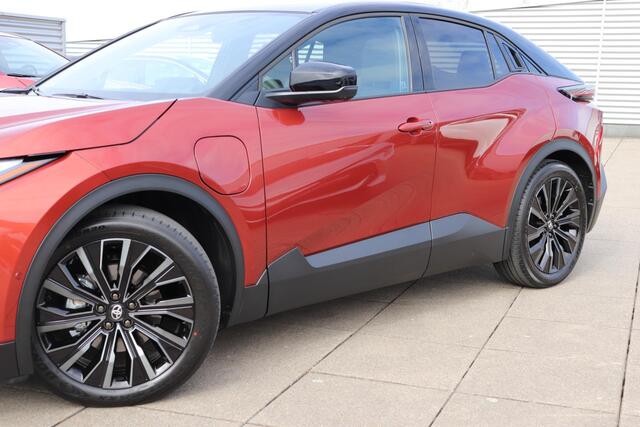 Toyota C-HR Executive AWD 77 kWh, Inruilpremie ¤2.000,-, 22kW AC, BSM, JBL, PANO, Bi-Tone, 360 graden camera!