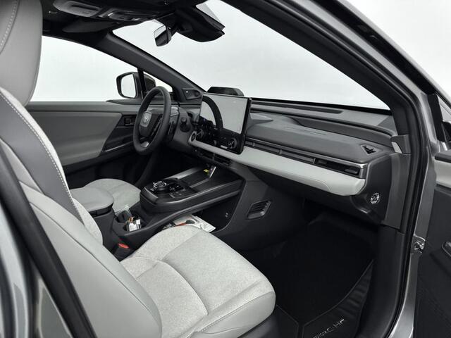 Toyota C-HR Executive AWD 77 kWh | Executive Plus-pakket | 343 PK | 1500 KG Trekgewicht | 22 KW boordlader |