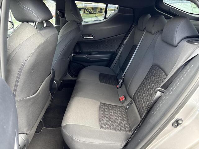 Toyota C-HR 2.0 Hybrid Style Special **TREKHAAK/ DODEHOEK DETECTIE/ STOELVERWARMING**