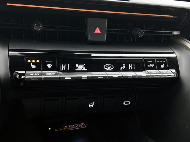 Toyota C-HR 2.0 Plug-in Hybrid 220 Executive | Navigatie | JBL | BLS | PDC |