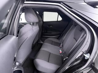 toyota-c-hr-2.0-plug-in-hybrid-220-